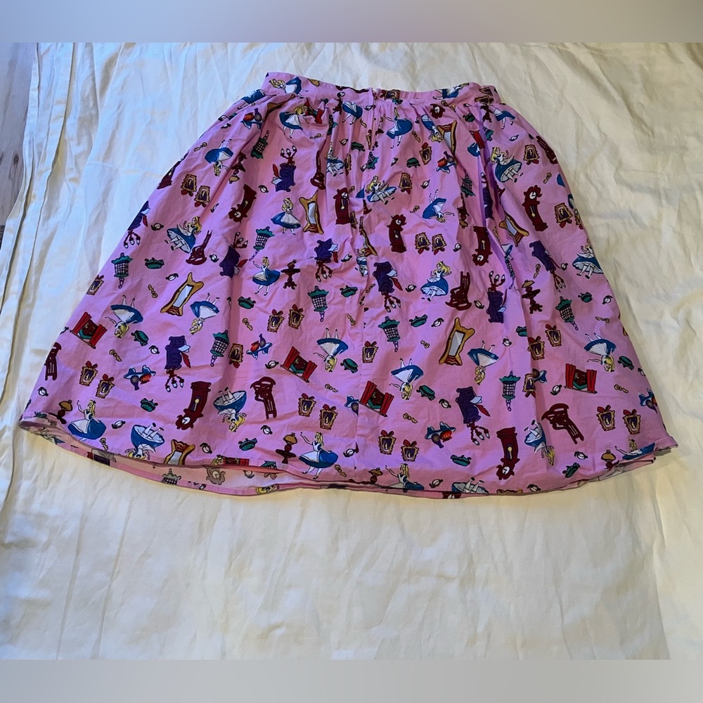 Disney, Pink Alice in wonderland, Womens size large skirt